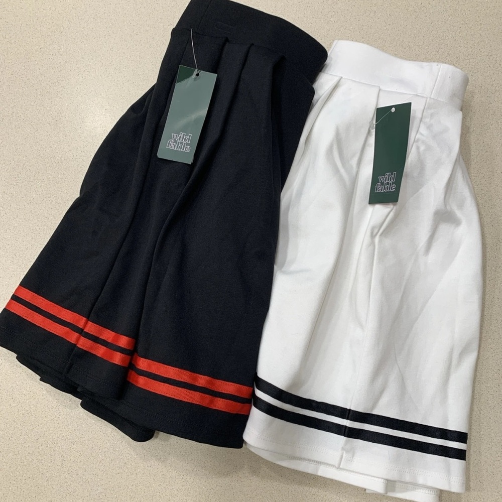 Wild Fable women’s lot of 2 skirts black and white pleated. XS